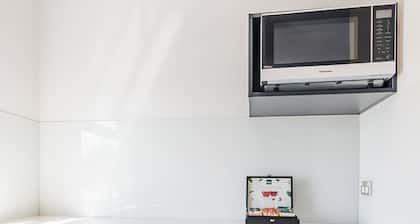 Hamilton Motel 2025 Limited