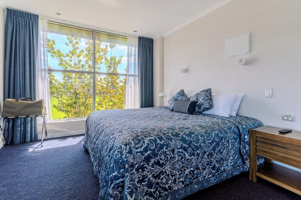 Hamilton Motel 2025 Limited