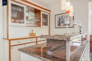 Bar (in der Unterkunft)