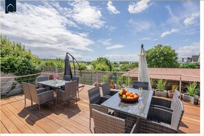 Unclassified image, 5 of 39, button