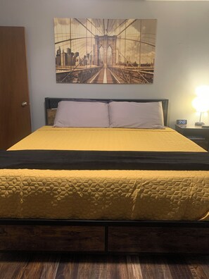 3 bedrooms, desk, iron/ironing board, free WiFi