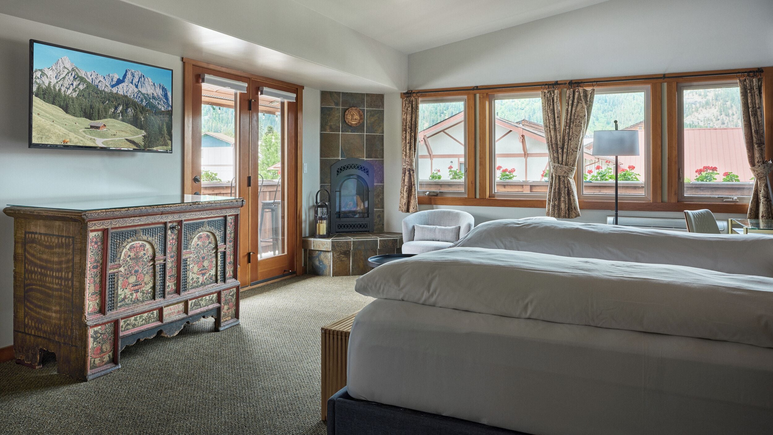 Summer Suite | Frette Italian sheets, premium bedding, down comforters, pillowtop beds