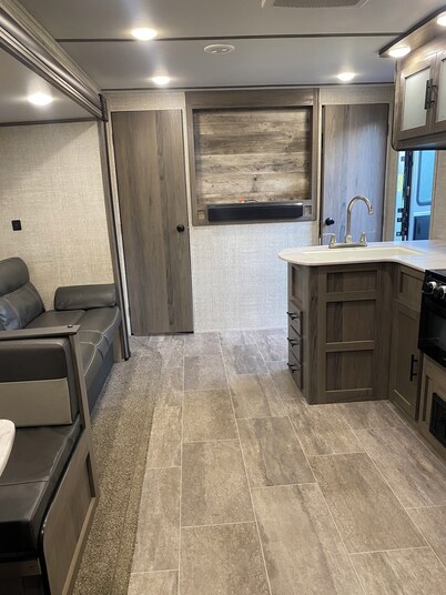 Cozy RV close to the Reservoir  