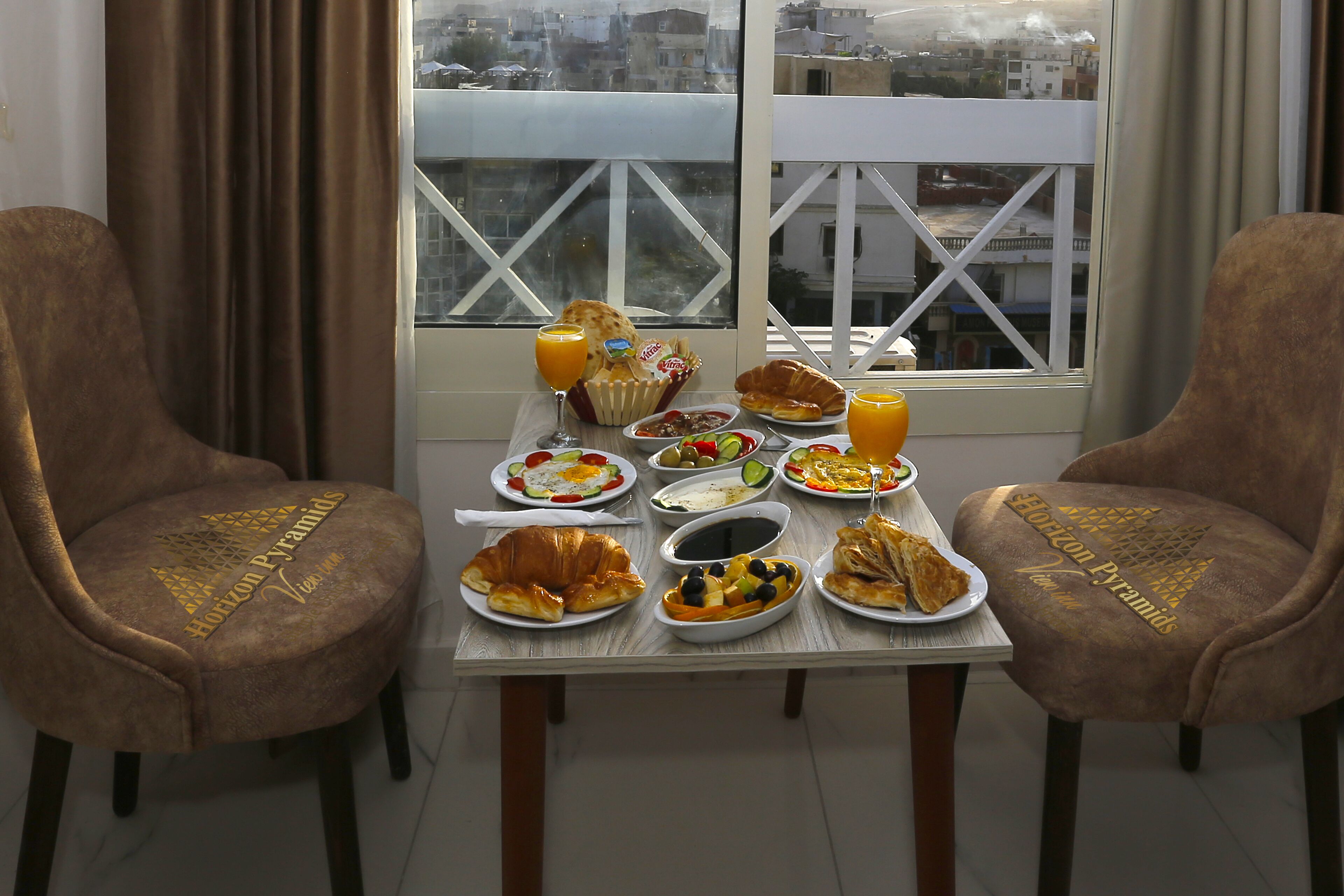 Photo - Pyramids Horizon