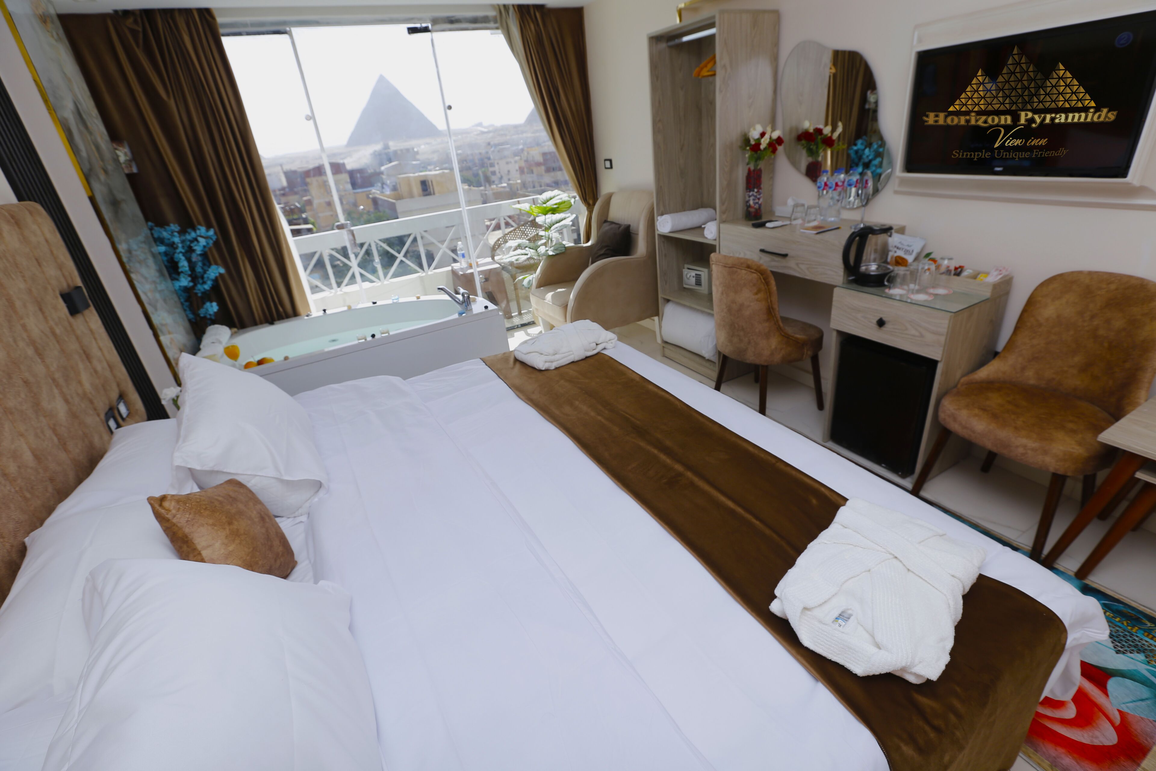 Photo - Pyramids Horizon