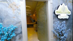 Pintu masuk interior