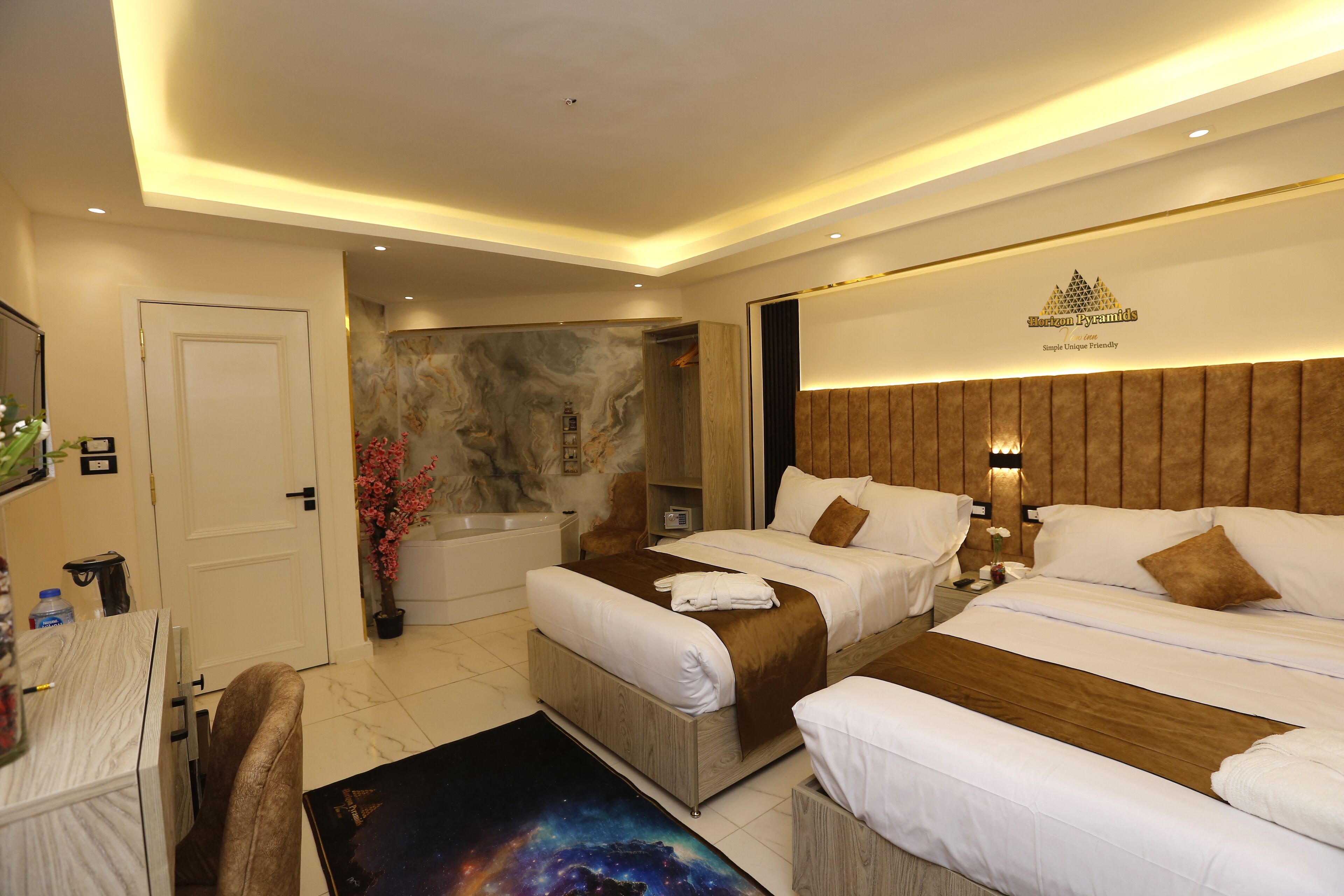 Photo - Pyramids Horizon