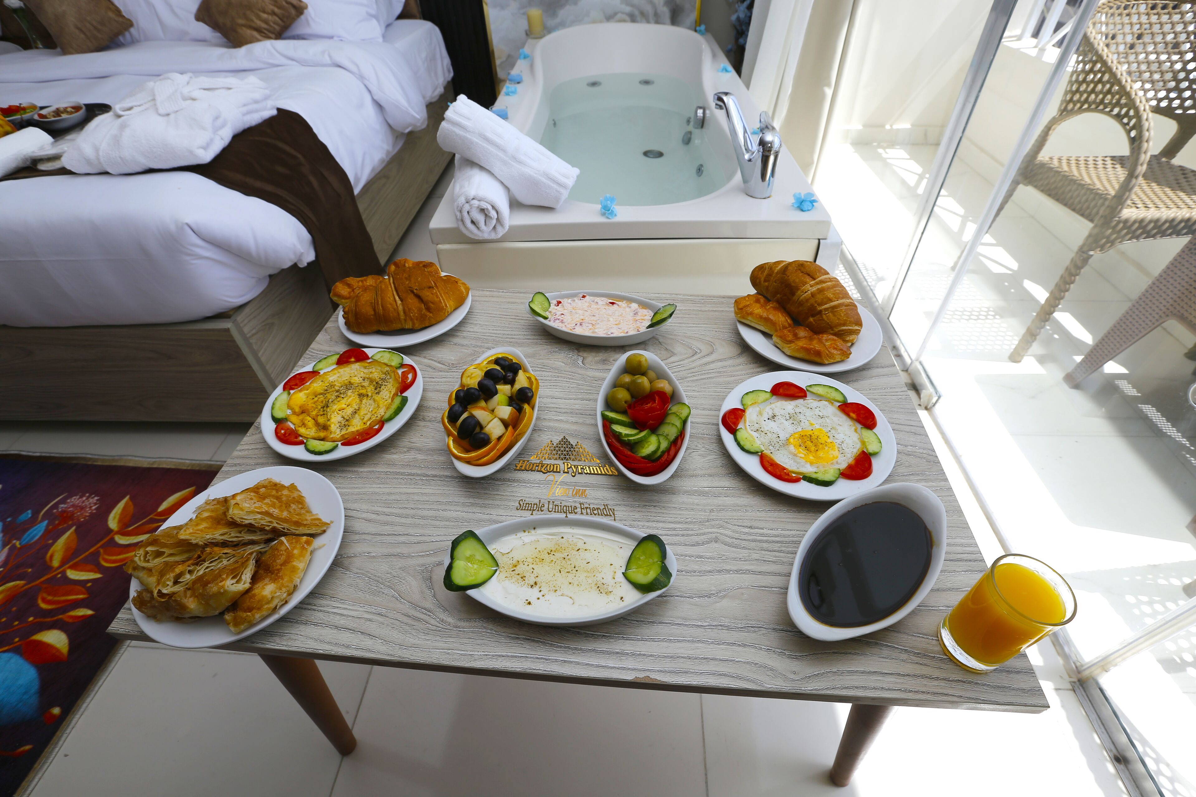 Photo - Pyramids Horizon