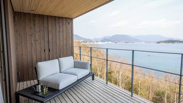 Signature Twin Room, 2 Double Beds, Non Smoking, Sea View | Balcony view