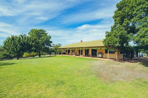 Exterior - Gregadoo Homestead (20 mins from Wagga) (Gregadoo)