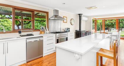 Gregadoo Homestead (20 mins from Wagga)