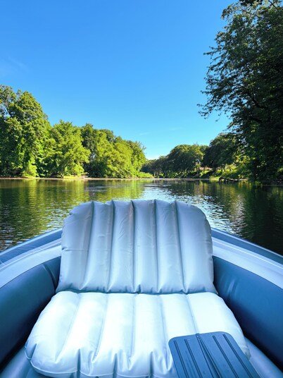 Catskills River Retreat: Large Waterfront 4BR Home Sleeps 11 Guests