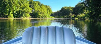 Catskills River Retreat: Large Waterfront 4BR Home Sleeps 11 Guests