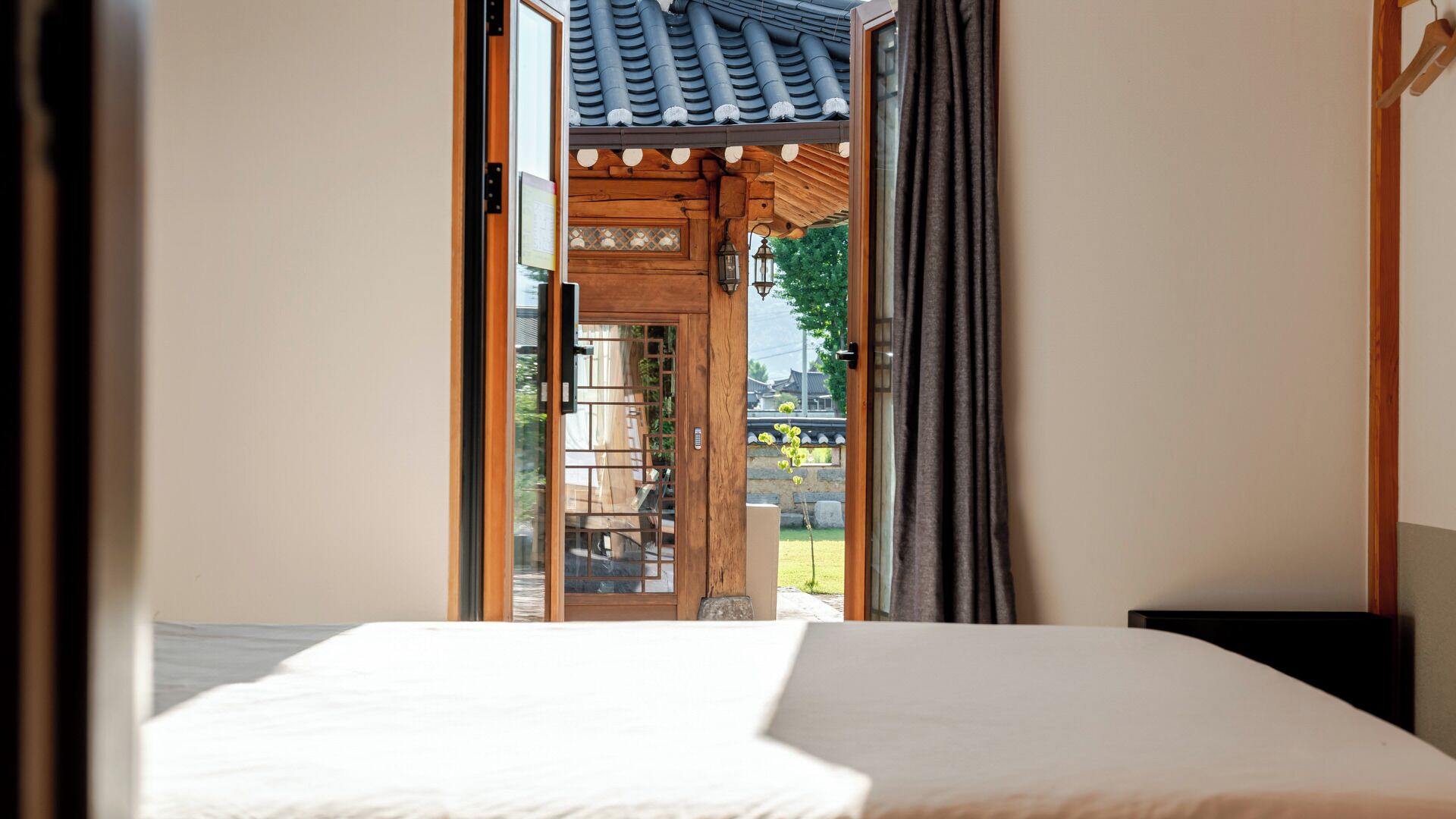 Basic Room, 1 Bedroom (yugwol chimdaebang)
