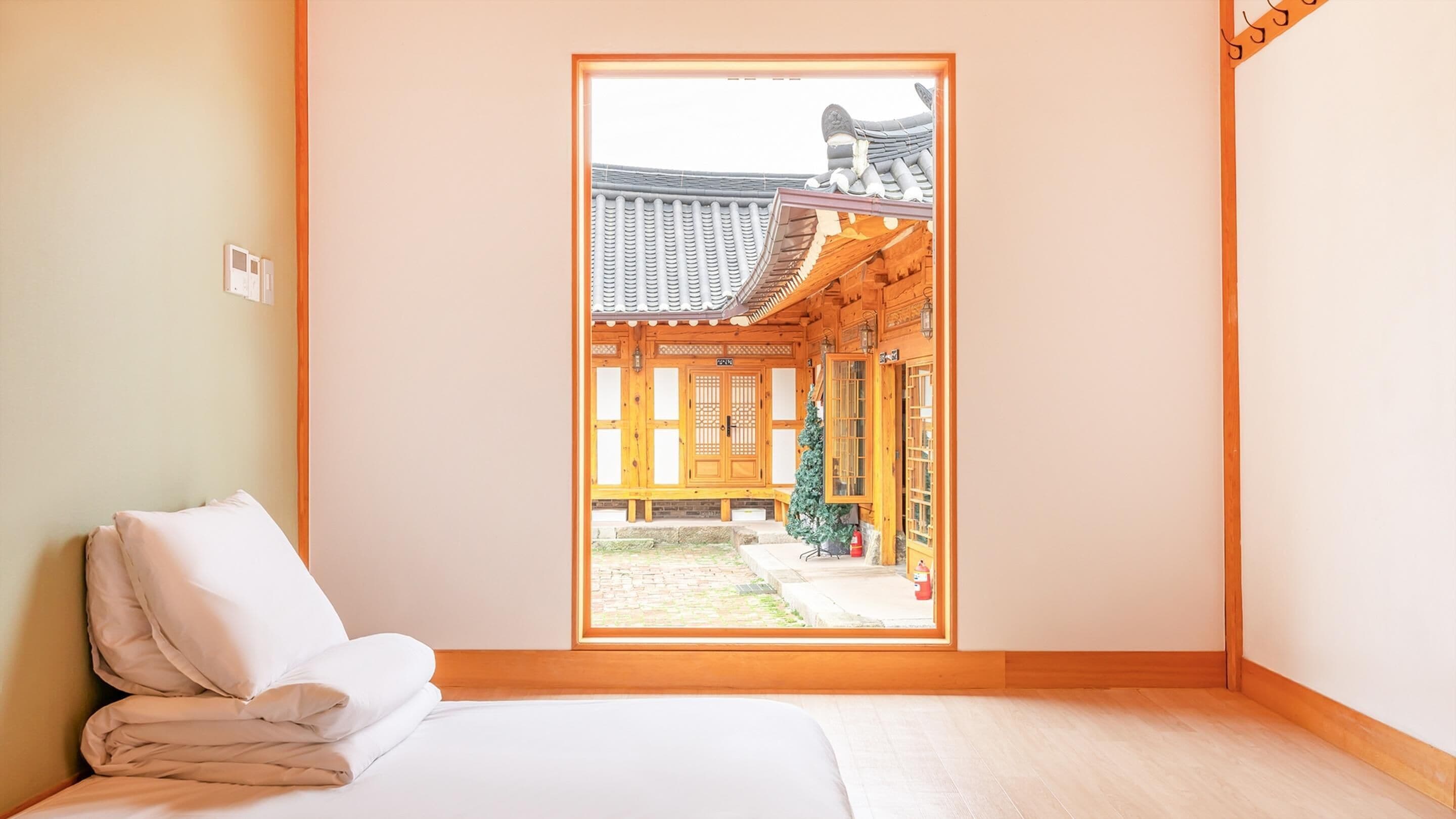 Basic Room, 1 Bedroom (iwol ondolbang) | 1 bedroom, free WiFi