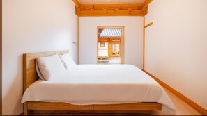 Basic Room, 1 Bedroom (parwol chimdaebang) - Gyeongju Ipsaedalseumeunal (Gyeongju)