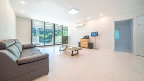 Basic Room, 2 Bedrooms (B dong 1) | 1 bedroom, free WiFi - Yangpyeong Seojongpool pet Pension (Yangpyeong)