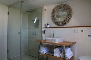 Suihku, hiustenkuivaaja