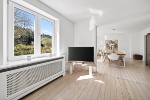 Dining - Lighthouse 6 - Modern. Close to the beach. Familiar. (Hörnum (Sylt))