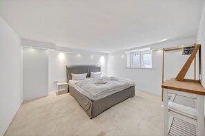 5 slaapkamers, een bureau, wifi
