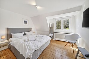 5 bedrooms, desk, WiFi - Lighthouse 6 - Modern. Close to the beach. Familiar. (Hörnum (Sylt))