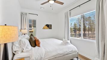 2 bedrooms, iron/ironing board, travel crib, free WiFi