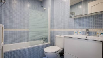 Haartrockner, HandtĂŒcher, Toilettenpapier