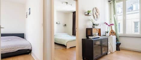 2 bedrooms, desk, iron/ironing board, free WiFi