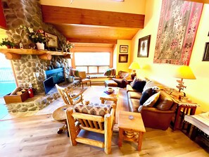 Smart TV, fireplace