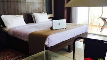 Deluxe Studio, Garden View | Bed sheets
