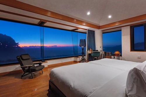 YAMATO TATEYAMA Travelers chateau