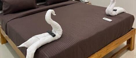 Standard Double Room, City View | Desk, free WiFi