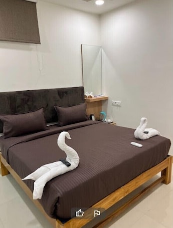 Standard Double Room, City View | Desk, free WiFi