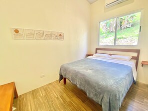 3 bedrooms, WiFi, bed sheets - Casa Cucula - is totally awesome!  Bring the whole family, walk to the surf.   (Pavones)