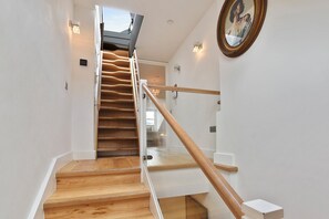 Interior - Family size Penthouse in Covent Garden w/roof garden & additional small patio (London)
