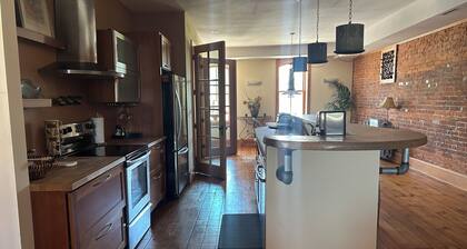 Stunning river view loft in Wabasha near Eagle Center