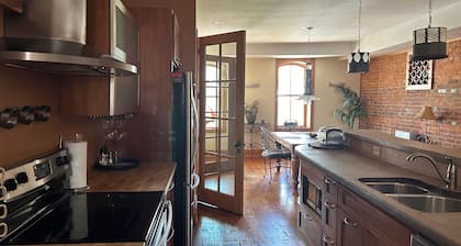 Stunning river view loft in Wabasha near Eagle Center