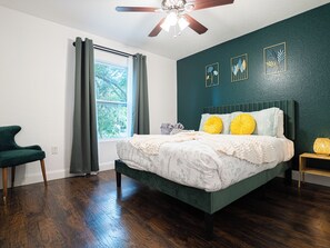 3 makuuhuonetta, silitysrauta/-lauta, Wi-Fi, vuodevaatteet