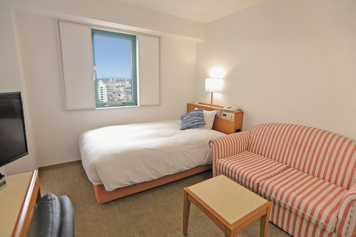 豪華單人房, 1 間臥室 | 書桌、隔音