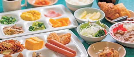 朝食 (ビュッフェ)、毎日提供 (1 名様 1000 JPY)