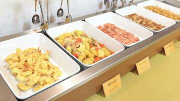 Daily buffet breakfast (JPY 1000 per person)