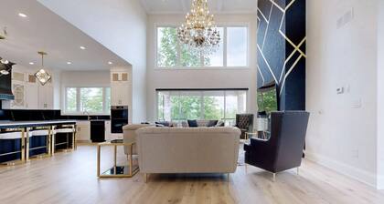 Lucky Mansion - a Luxury Villa in Fort Erie