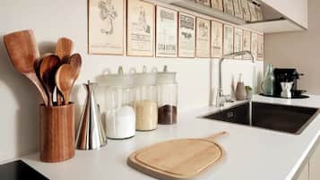 Réfrigérateur, micro-ondes, four, lave-vaisselle