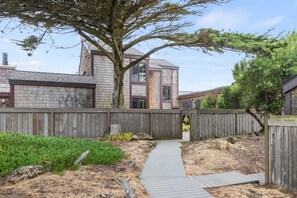 Exterior - Dunes Sea Haven: Ocean Front 3br 3ba (Moss Landing)