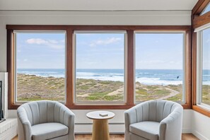 Interior - Dunes Sea Haven: Ocean Front 3br 3ba (Moss Landing)