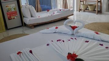 Deluxe Triple Room | Minibar, individually decorated, laptop workspace, free WiFi