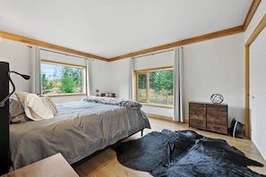 4 bedrooms, free WiFi, bed sheets