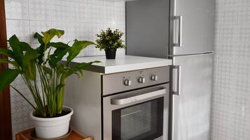 Réfrigérateur, micro-ondes, four, lave-vaisselle