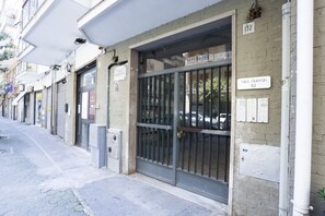 Exterior detail - GuestHost - Studio Apartment Gem: Compact Comfort Redefined (Salerno)