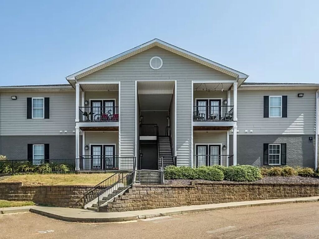 Fully Renovated 2BR Condo walking distance to Ole Miss Campus!